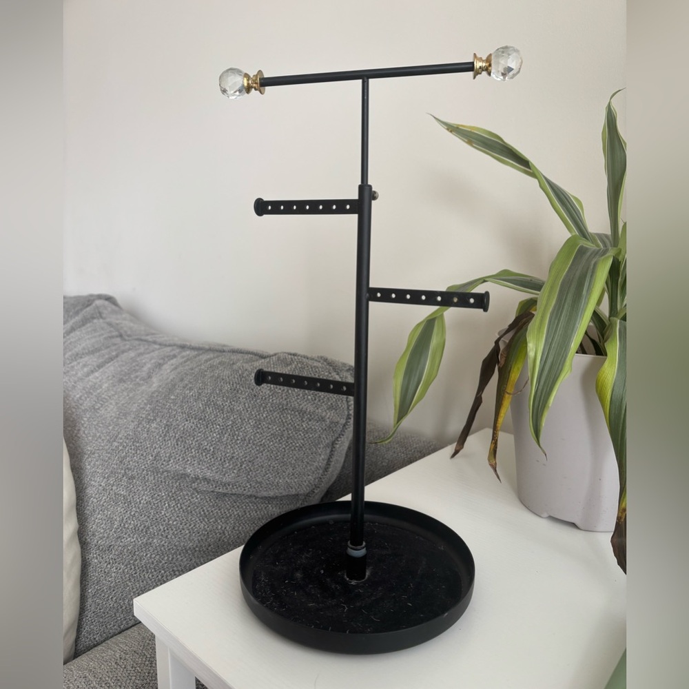 Elegant Black Jewelry Stand
